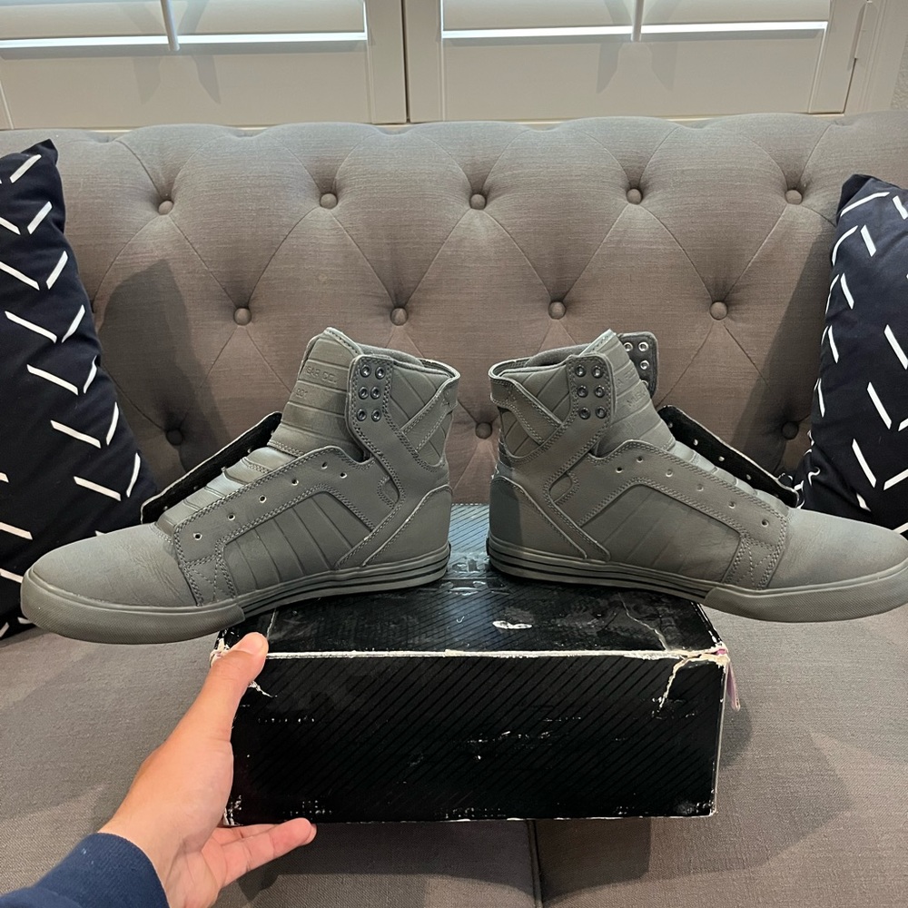 Supra skytop